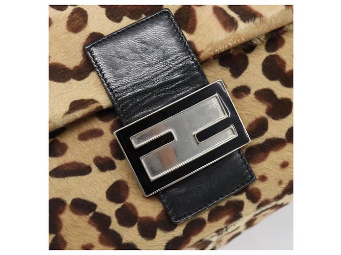 Borsa a tracolla FENDI Mamma Baguette in pelle Harako Beige Silver Auth am12627SAM Argento - vista 17