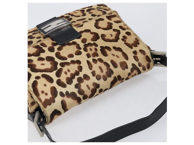 Borsa a tracolla FENDI Mamma Baguette in pelle Harako Beige Silver Auth am12627SAM Argento - vista 6