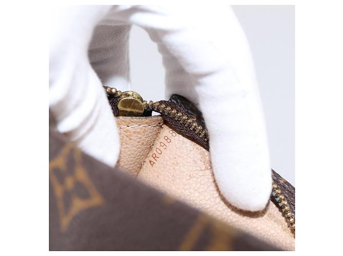 LOUIS VUITTON Monogram Bucket PM Accessory Pouch LV Auth 204354 - view 12