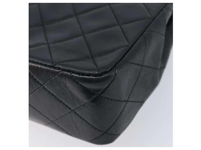 Borsa a tracolla CHANEL Mini Matelasse 20 Chain in pelle d'agnello nera e oro CC Auth 204583V Nero - vista 13