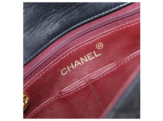 Borsa a tracolla CHANEL Mini Matelasse 20 Chain in pelle d'agnello nera e oro CC Auth 204583V Nero - vista 18