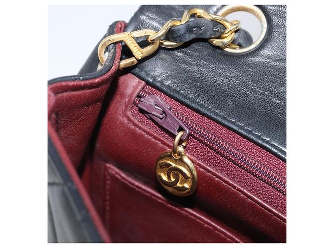 Borsa a tracolla CHANEL Mini Matelasse 20 Chain in pelle d'agnello nera e oro CC Auth 204583V Nero - vista 22