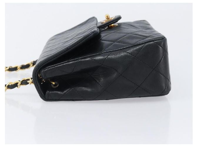 Borsa a tracolla CHANEL Mini Matelasse 20 Chain in pelle d'agnello nera e oro CC Auth 204583V Nero - vista 5
