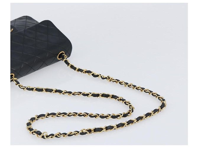 Borsa a tracolla CHANEL Mini Matelasse 20 Chain in pelle d'agnello nera e oro CC Auth 204583V Nero - vista 7