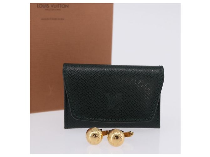 LOUIS VUITTON Taiga Buton de Manchette Cuffs Epicea LV Auth BA15690 - vista 12