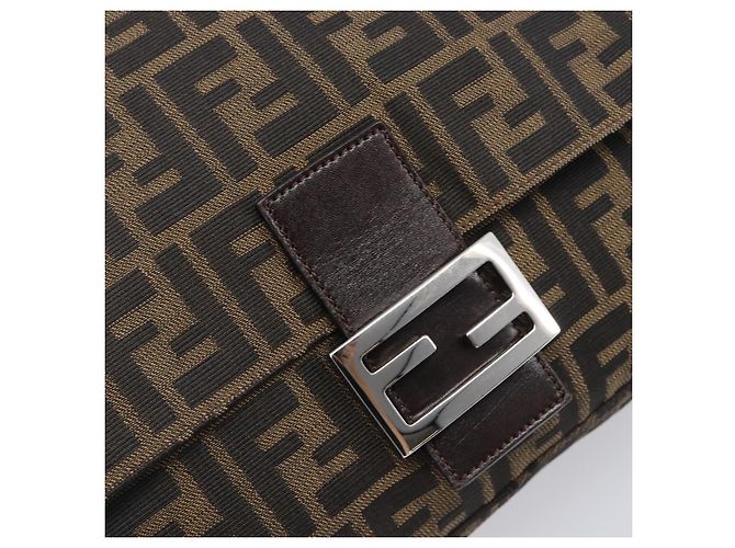 Borsa a tracolla FENDI Zucca Canvas Mamma Baguette Marrone Nero Auth am12622V - vista 16