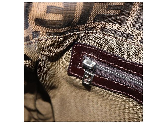 Borsa a tracolla FENDI Zucca Canvas Mamma Baguette Marrone Nero Auth am12622V - vista 23