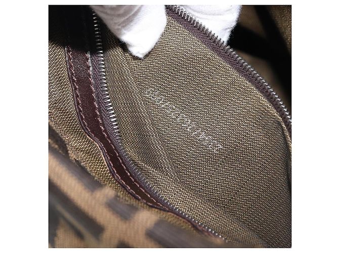Borsa a tracolla FENDI Zucca Canvas Mamma Baguette Marrone Nero Auth am12622V - vista 25
