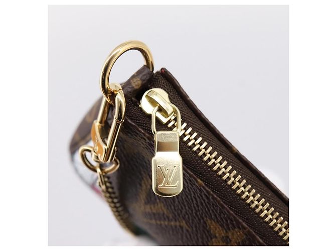LOUIS VUITTON Monogram Vivienne Mini Pochette Accessoires Pouch LV Auth 204777M Monograma - vista 9