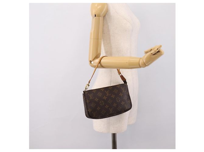 LOUIS VUITTON Monogram Pochette Accessoires Pouch M51980 LV Auth 200833 Monograma - vista 20