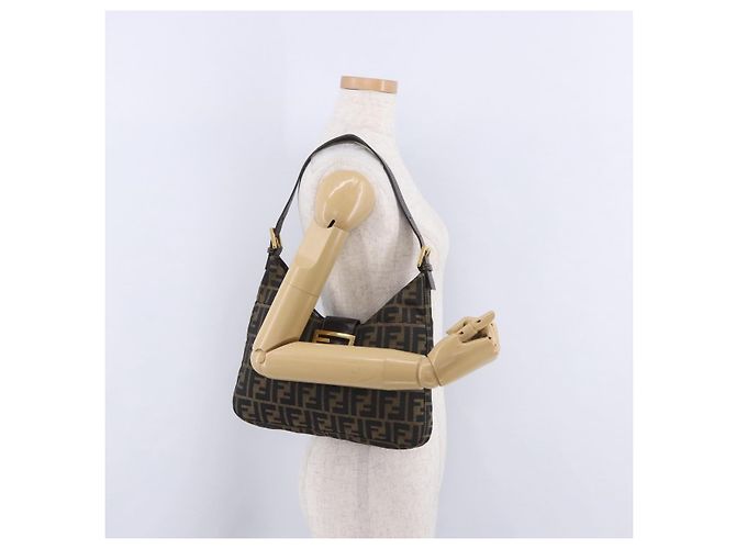 Borsa a tracolla FENDI Zucca Canvas Mamma Baguette Marrone Tono Oro Auth 198310V - vista 31