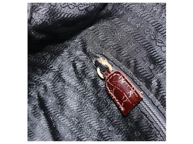 Sac à main PRADA Nylon Black Gold Auth 187087 Noir Doré - vue 21