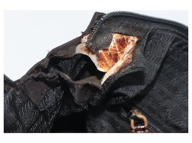 Sac à main PRADA Nylon Black Gold Auth 187087 Noir Doré - vue 26