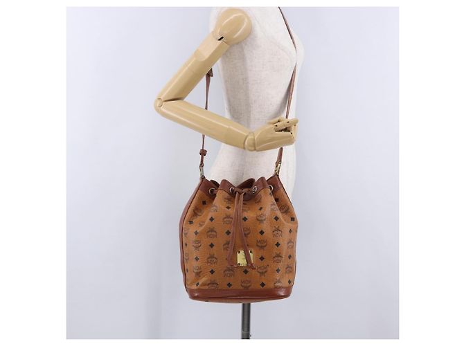 MCM Vicetos Logogram Schultertasche PVC Leather Brown Gold Auth 204094 Braun Golden - Ansicht 28