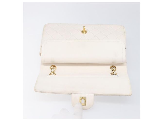 Borsa CHANEL Matelasse Double Flap Chain Bag Lamb Skin White Gold CC Auth 201534 Bianco D'oro - vista 20
