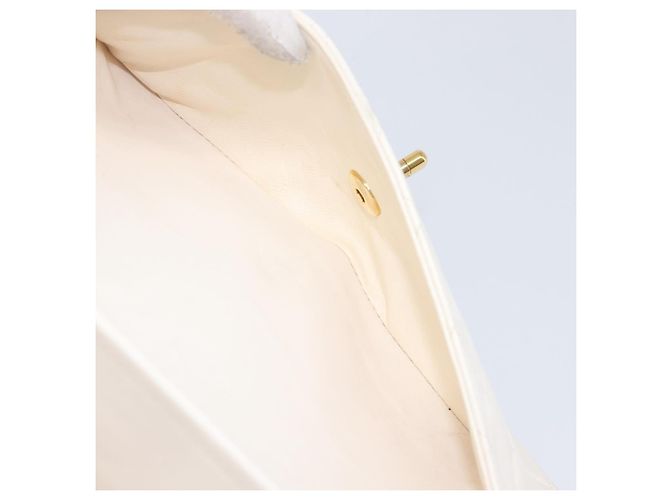 Borsa CHANEL Matelasse Double Flap Chain Bag Lamb Skin White Gold CC Auth 201534 Bianco D'oro - vista 28