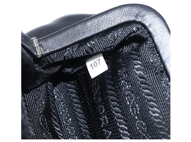 Beauty case arricciato PRADA in pelle nero argento Auth 204606V - vista 18
