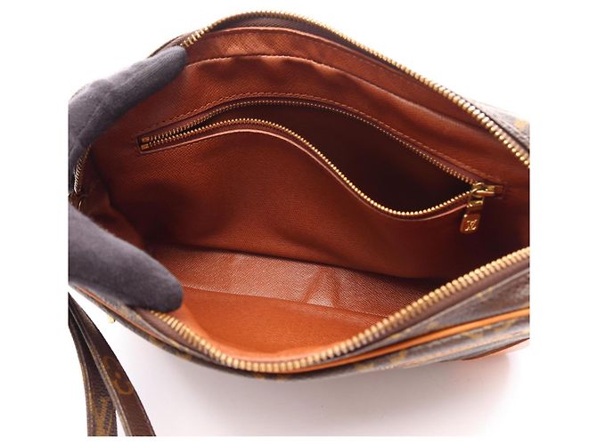 Borsa a pochette Louis Vuitton Marly Dragonne Marrone - vista 3
