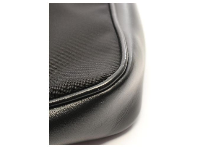 Prada Re-Nylon TESSUTO + VITELLO Schultertasche Schwarz - Ansicht 6