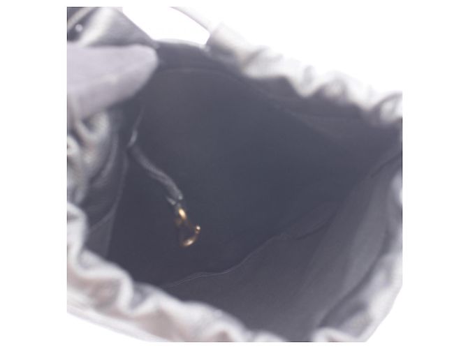 Borsa a tracolla Burberry in pelle nera con coulisse Nero - vista 3