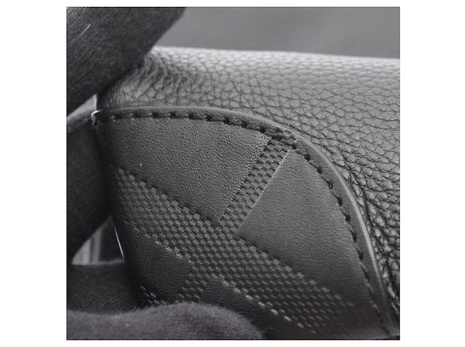 Borsa a tracolla Burberry in pelle nera con coulisse Nero - vista 5