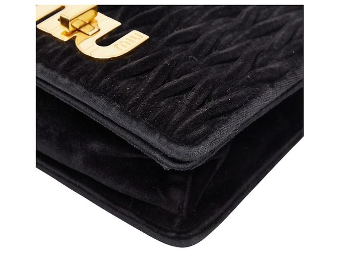 Borsa a tracolla con catena Miu Miu Matelassé Bijou Nero - vista 4