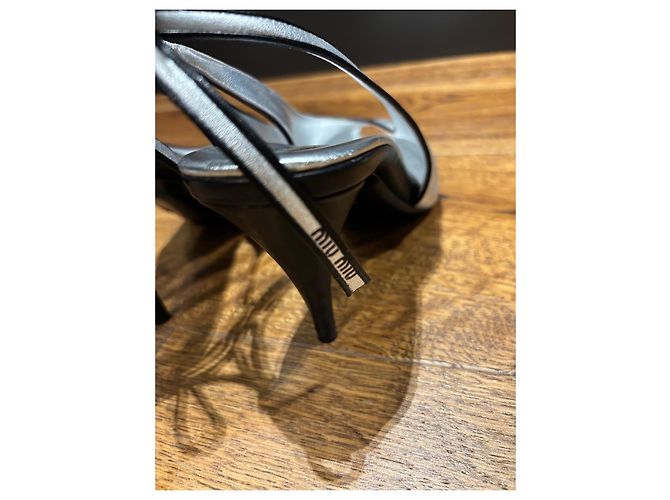 Miu Miu Décolleté Slingback Peep-Toe in pelle argento - vista 7