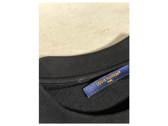 Louis Vuitton Felpa Nera con Patch Ricamata e Cristalli Nero - vista 3