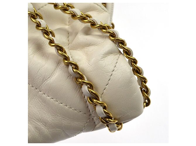 Chanel 22 Chain Hobo Quilted Shaded Calfskin Mini Bianco - vista 5