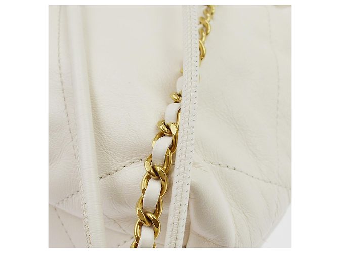 Chanel 22 Chain Hobo Quilted Shaded Calfskin Mini Bianco - vista 6