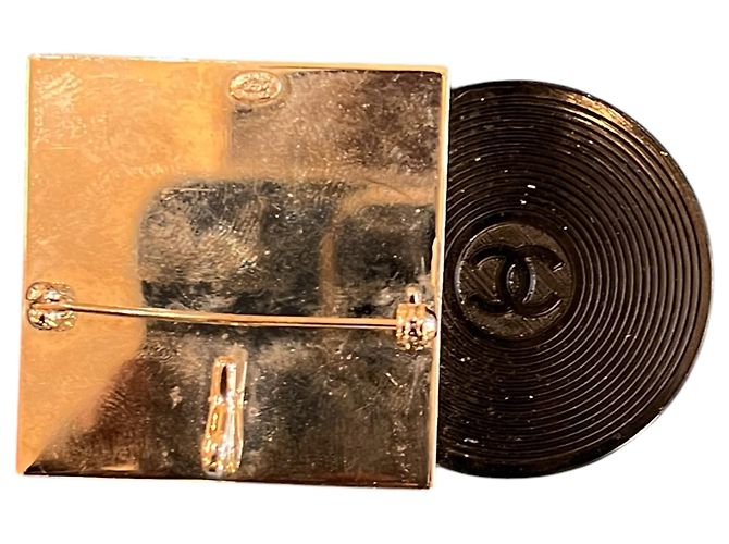 Chanel Spilla Chael a forma di disco in vinile vintage bianco e nero - vista 3