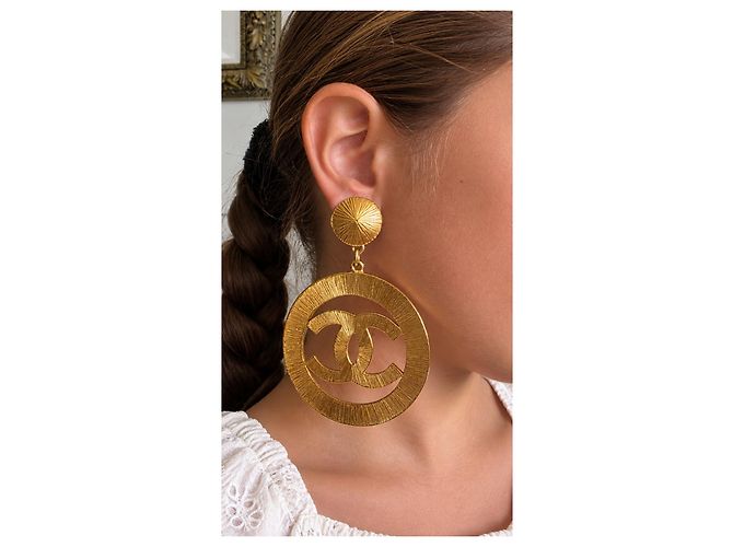 Boucles d'oreilles Chanel CC Dorées - vue 6