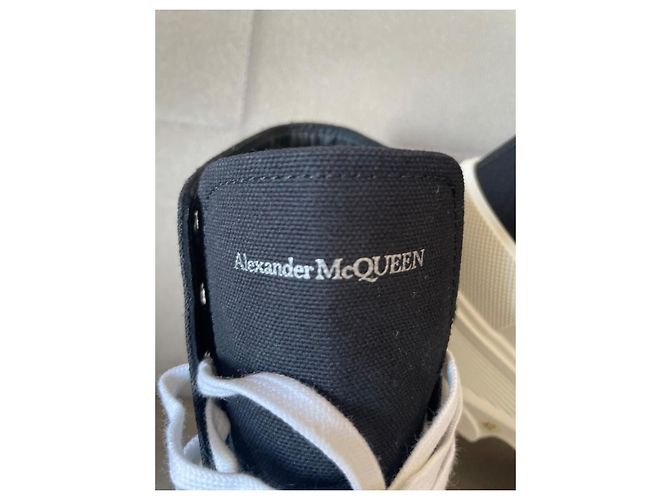 Alexander McQueen Sneakers High-Top Tread Slick Nero Bianco - vista 6