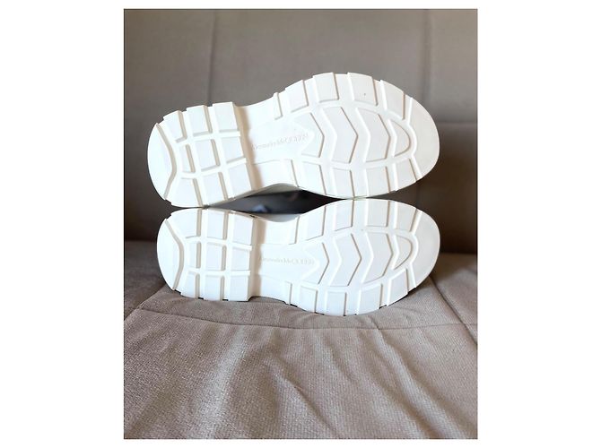 Alexander McQueen Sneakers High-Top Tread Slick Nero Bianco - vista 7