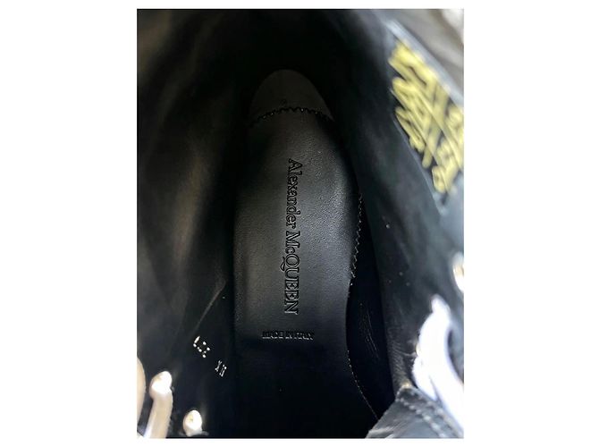 Alexander McQueen Sneakers High-Top Tread Slick Nero Bianco - vista 9