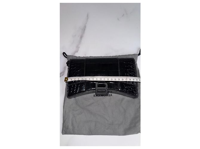 Balenciaga Hourglass Chain Bag Pelle Nera Effetto Coccodrillo Nero - vista 10
