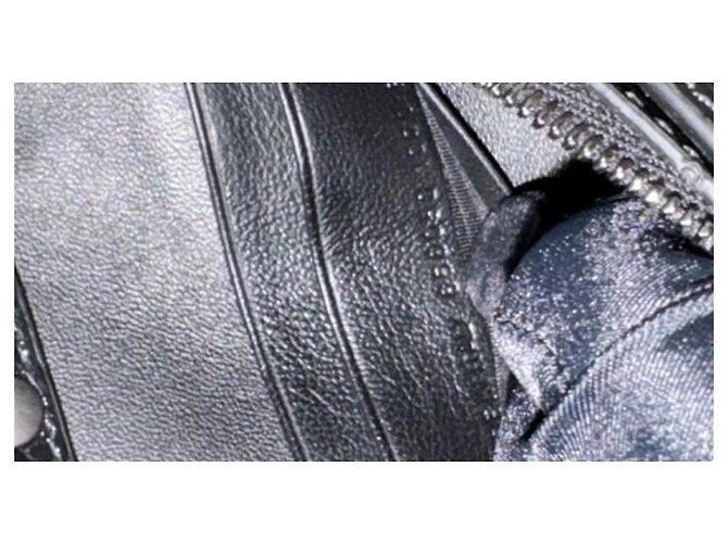 Balenciaga Hourglass Chain Bag Pelle Nera Effetto Coccodrillo Nero - vista 8