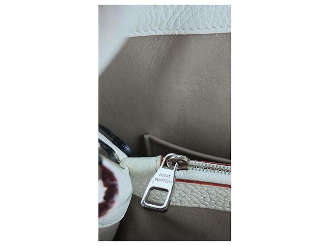 Louis Vuitton Capucines BB in pelle Taurillon bianca Bianco - vista 14