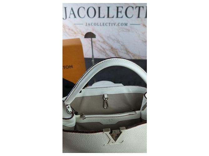 Louis Vuitton Capucines BB in pelle Taurillon bianca Bianco - vista 9