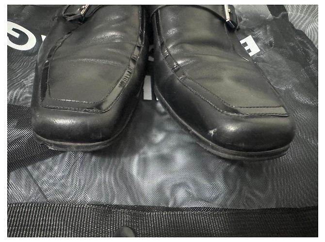 Mocassini Gucci in pelle nera con fibbia Nero - vista 2