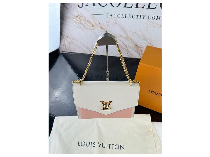 Louis Vuitton Pochette Lockme en cuir grainé blanc et rose - vue 11
