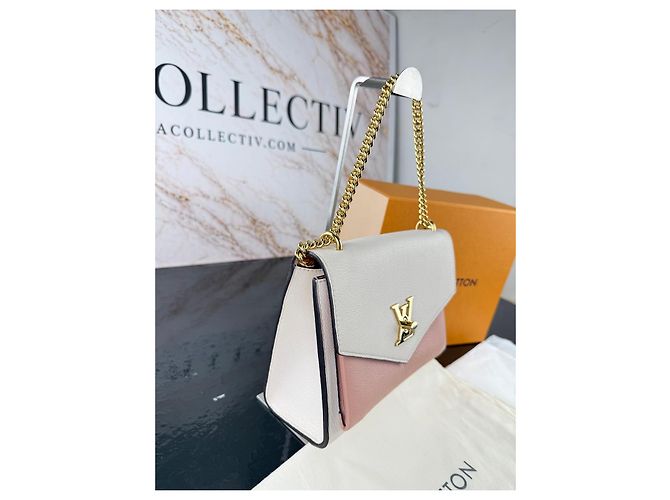 Louis Vuitton Pochette Lockme en cuir grainé blanc et rose - vue 13