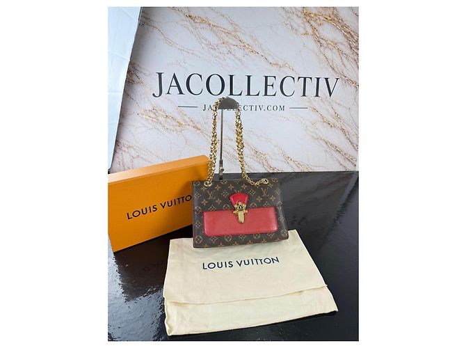 Borsa a tracolla Louis Vuitton Monogram Dauphine Marrone Rosso - vista 3