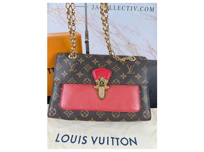 Borsa a tracolla Louis Vuitton Monogram Dauphine Marrone Rosso - vista 4