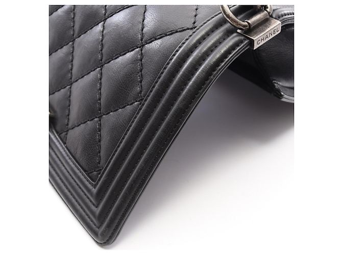 Borsa a tracolla Chanel Boy in pelle d'agnello nera Nero - vista 11