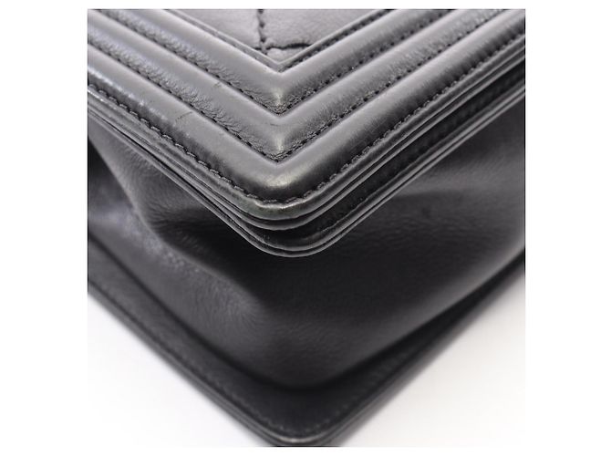 Borsa a tracolla Chanel Boy in pelle d'agnello nera Nero - vista 9