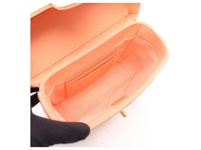 Picca borsa vanity Chanel Matelassé Rosa - vista 3