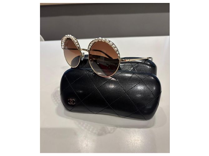 Chanel Gafas de sol redondas con perlas Mod. 4234 Blanco Dorado - vista 2