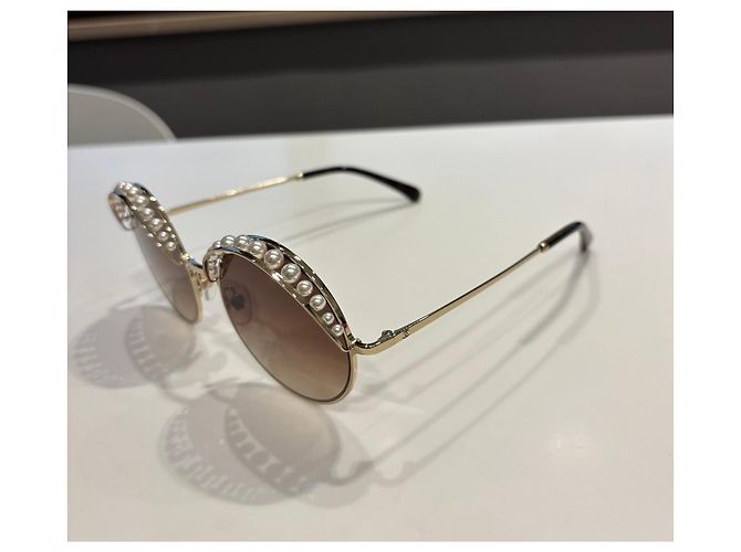 Chanel Gafas de sol redondas con perlas Mod. 4234 Blanco Dorado - vista 9