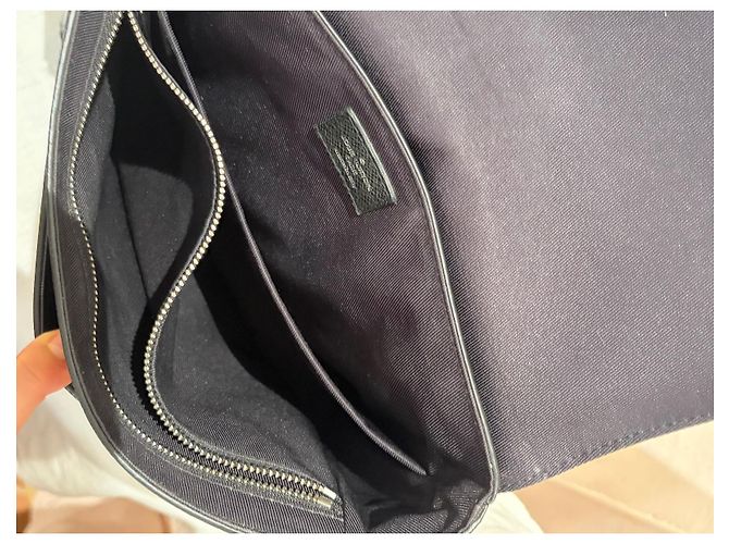 Louis Vuitton District Borsa a Tracolla Pelle Nera Nero - vista 11